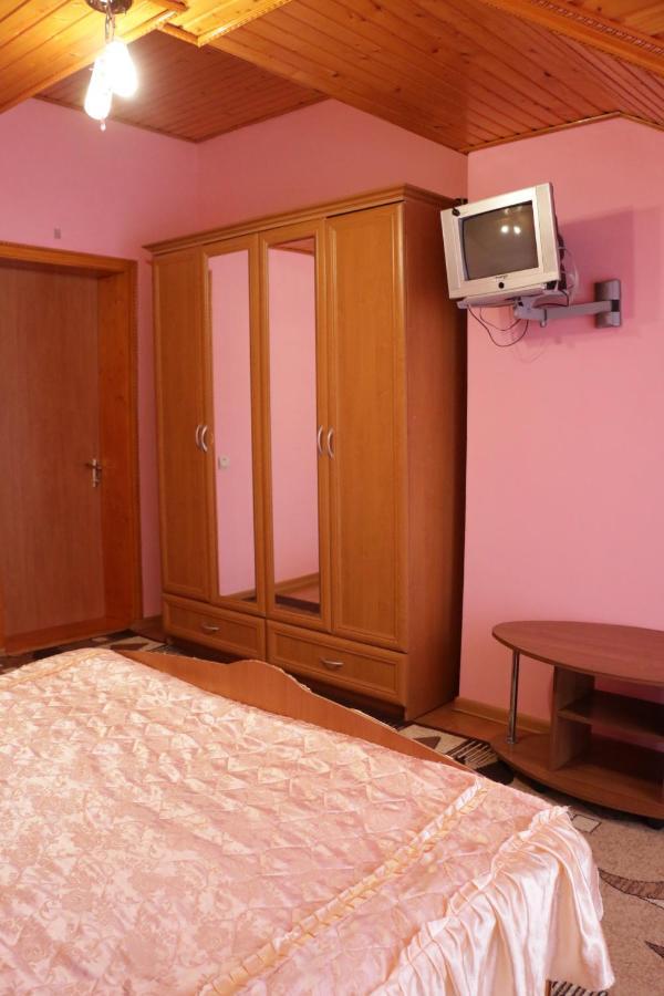 Hotel Karpatskyi Maetok Slavske Esterno foto