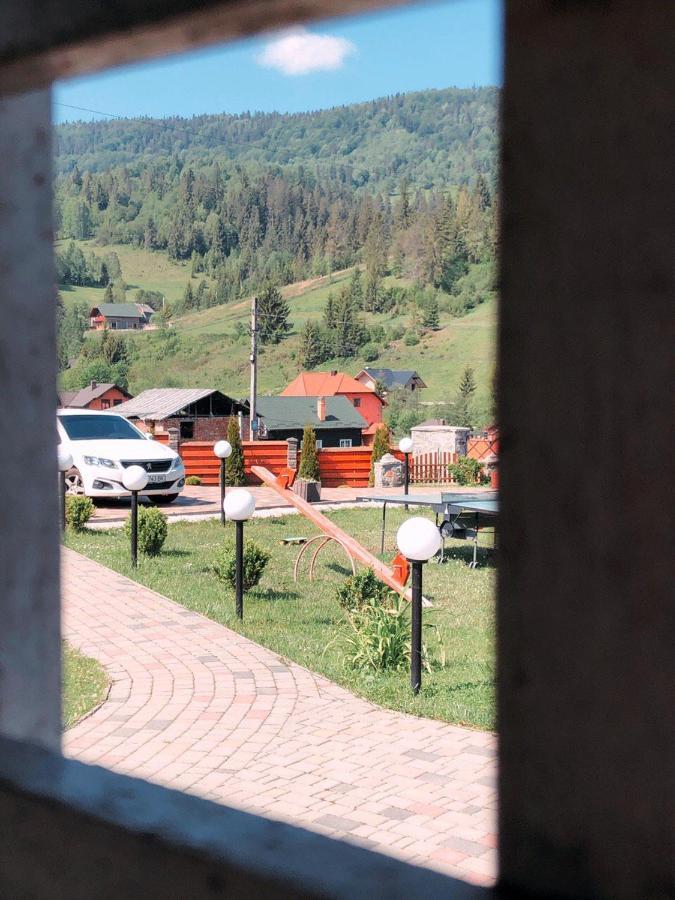 Hotel Karpatskyi Maetok Slavske Esterno foto